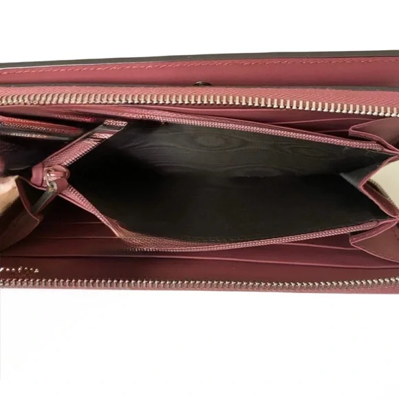 Gucci GG Supreme Floral Bloom Zip-Around Wallet EUC - Picture 9 of 17